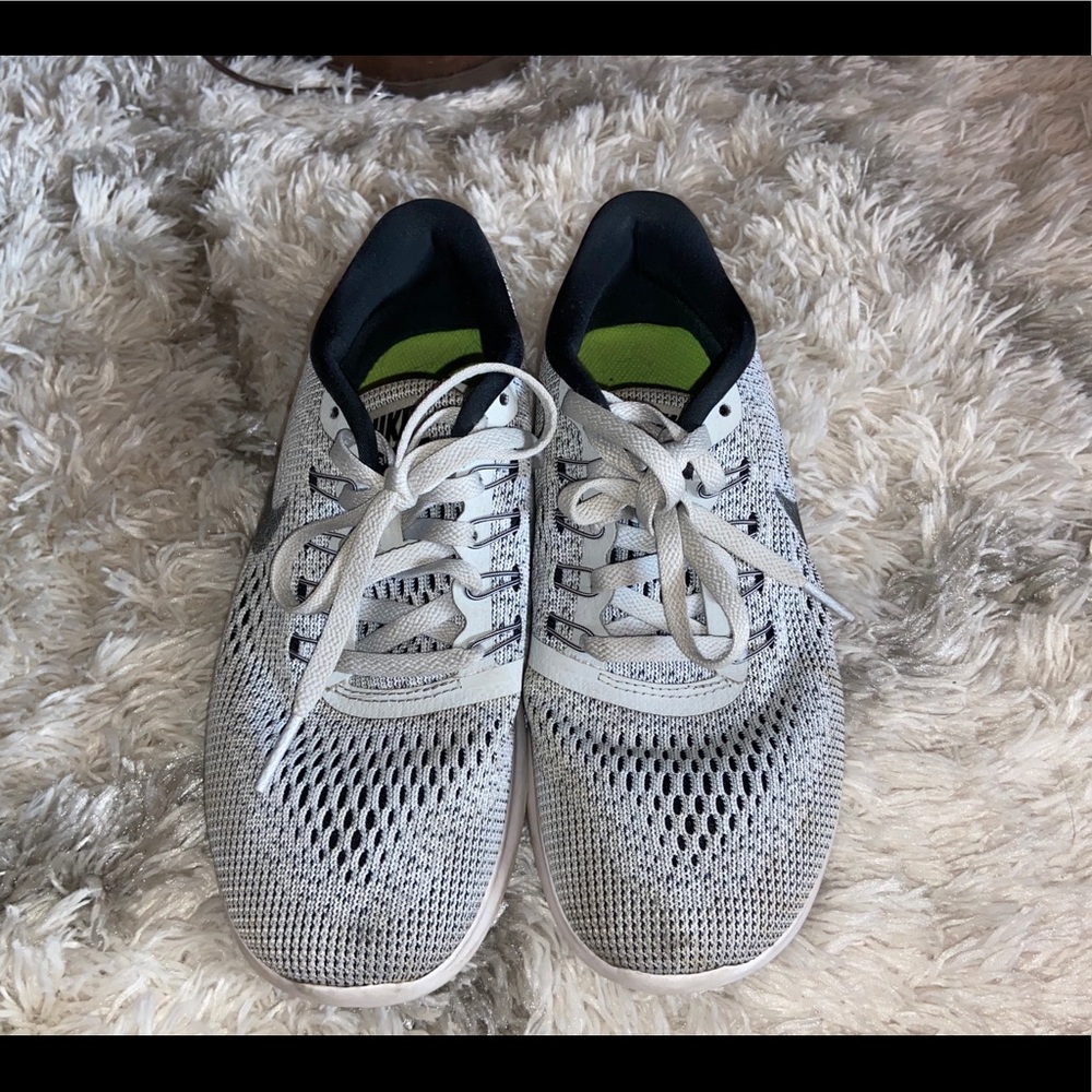 Nike tennis shoes